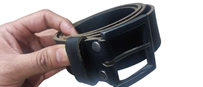 GENUINE LEATHER OLD KHAKHI GENUNE LEATHER BELT 130CM SEE PICTURES