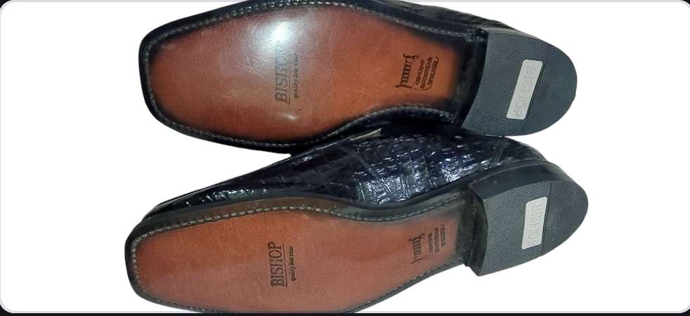 UNWANTED GIFT NO BOX WAS IN STORAGE GENUINE WELTED HAND MADE BISHOP SHOE SIZE 9