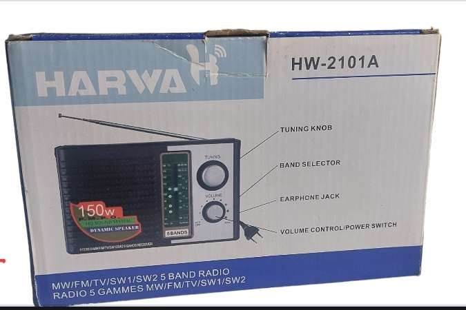 BRAND NEW FM RADIO BATTERY POWERED AND MAIN
