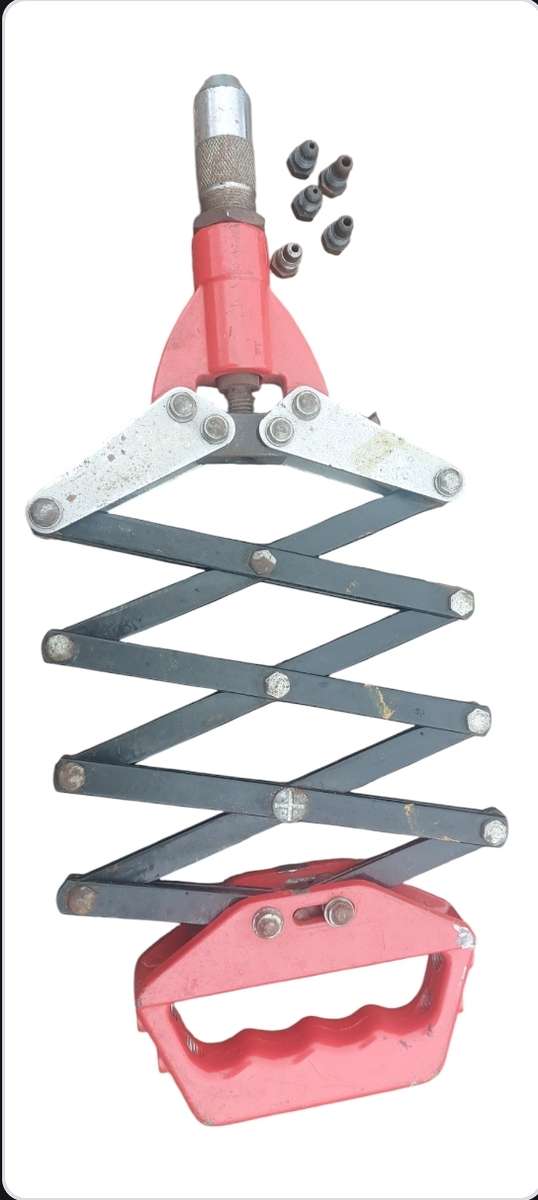 CONCERTINA RIVIT GUN WITH FITTINGS