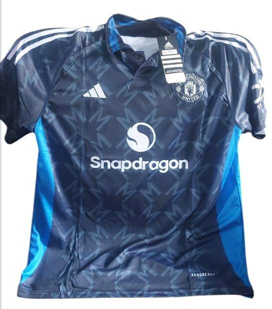 UNWANTED GIFT MAN UNITED SOCCER JERSEY SIZE XL SLIM FIT