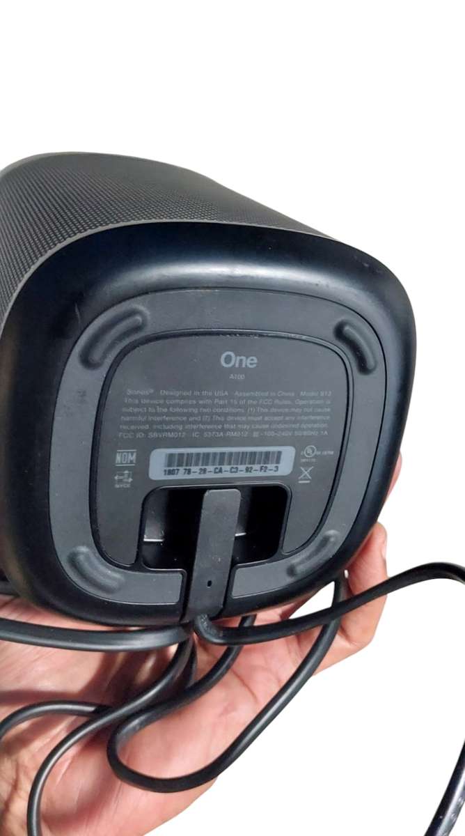 SONOS 0NE GEN 2  SPEAKER READ DISCRIPTION