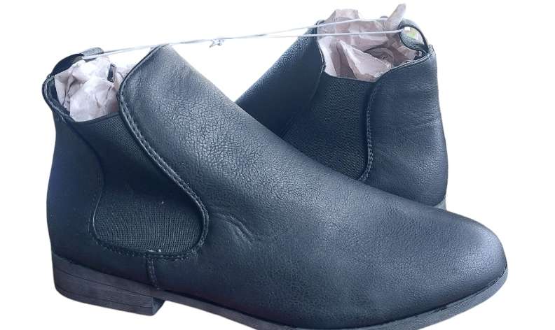 NEW ACKERMANS LADIES BOOTS SIZE 8