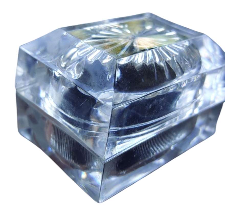 VINTAGE ACRYLIC PRESENTATION RING BOX