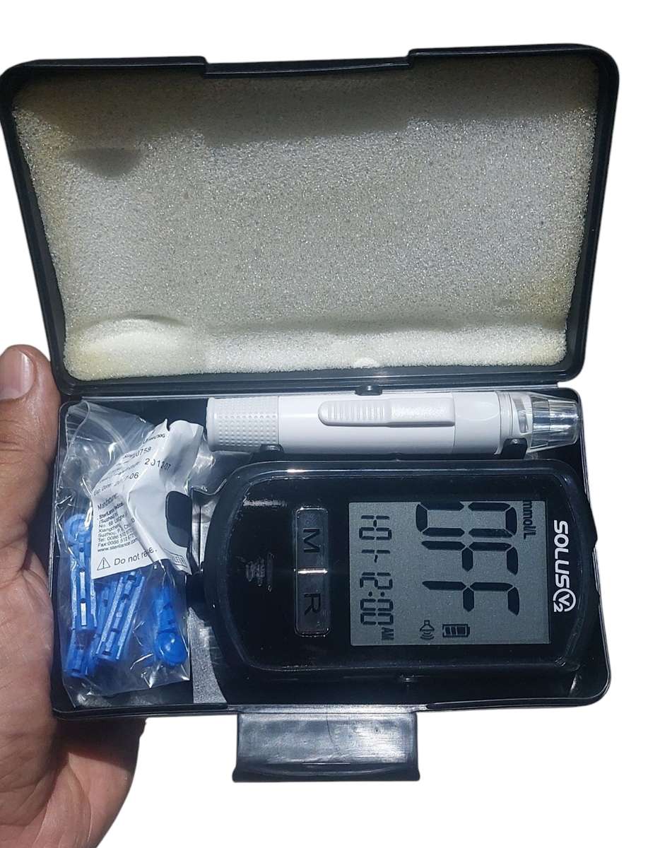 NEW IN CASE TALKING GLUCO METRE