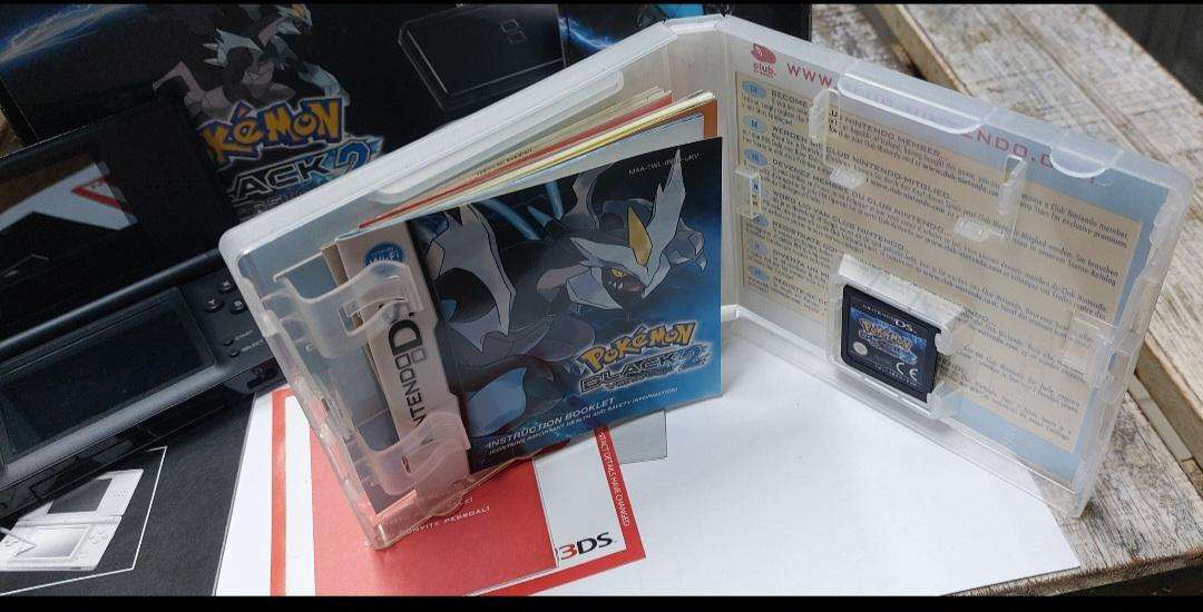 ULTRA RARE NINTENDO DS POKEMON DS IN BOX see pictures