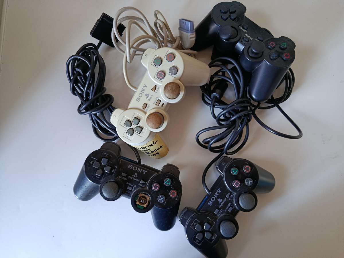 Playstation controllers for spares