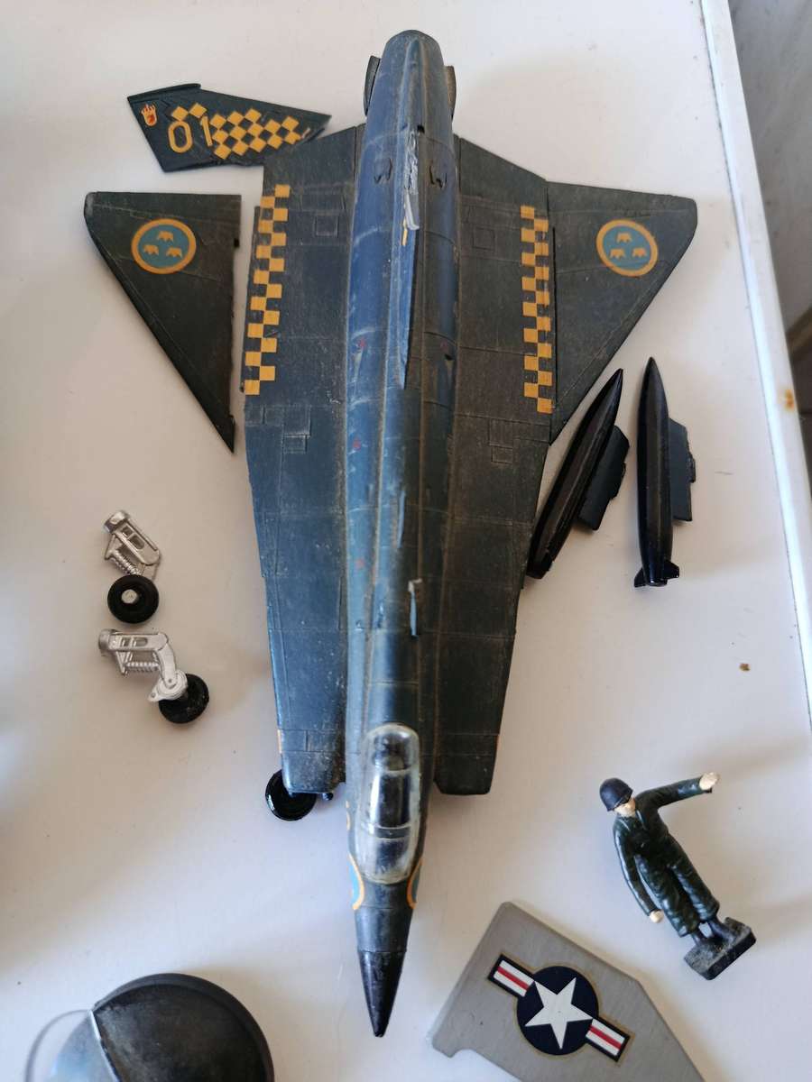 Various Built Model Kits Sold As Spares