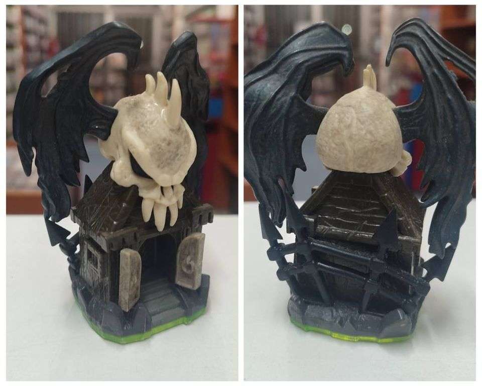 Darklight Crypt Skylanders Spyro's Adventure