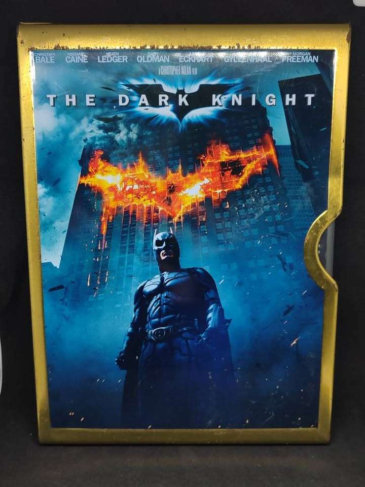 The Dark Knight Metal Case Dvd