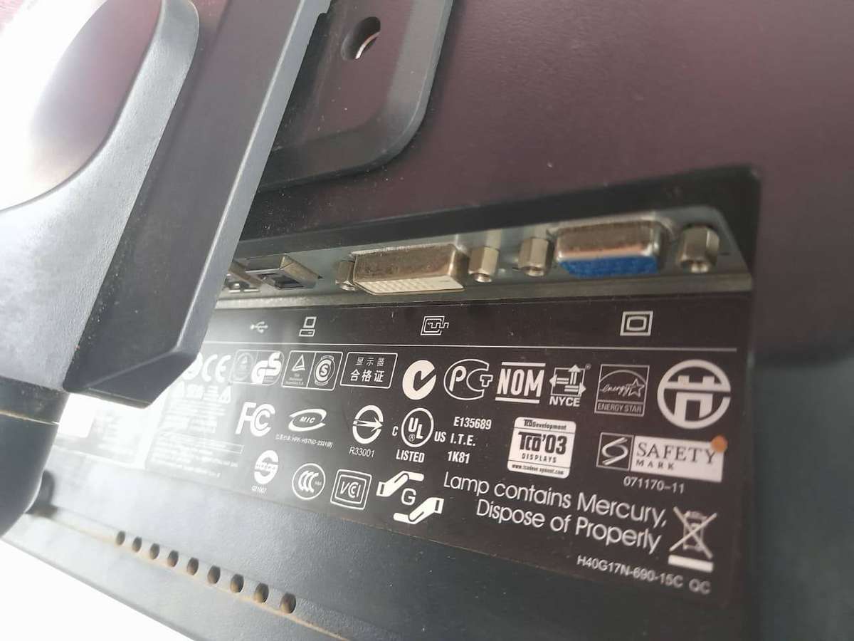 HP L1750 LCD Monitor  17" SXGA  Used