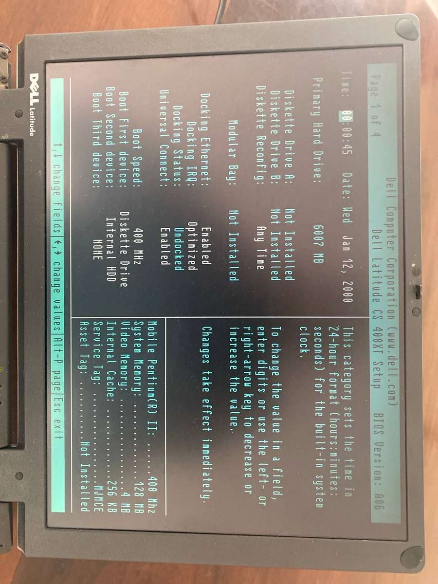 Vintage Dell Latitude CS 400XT laptop in working condition