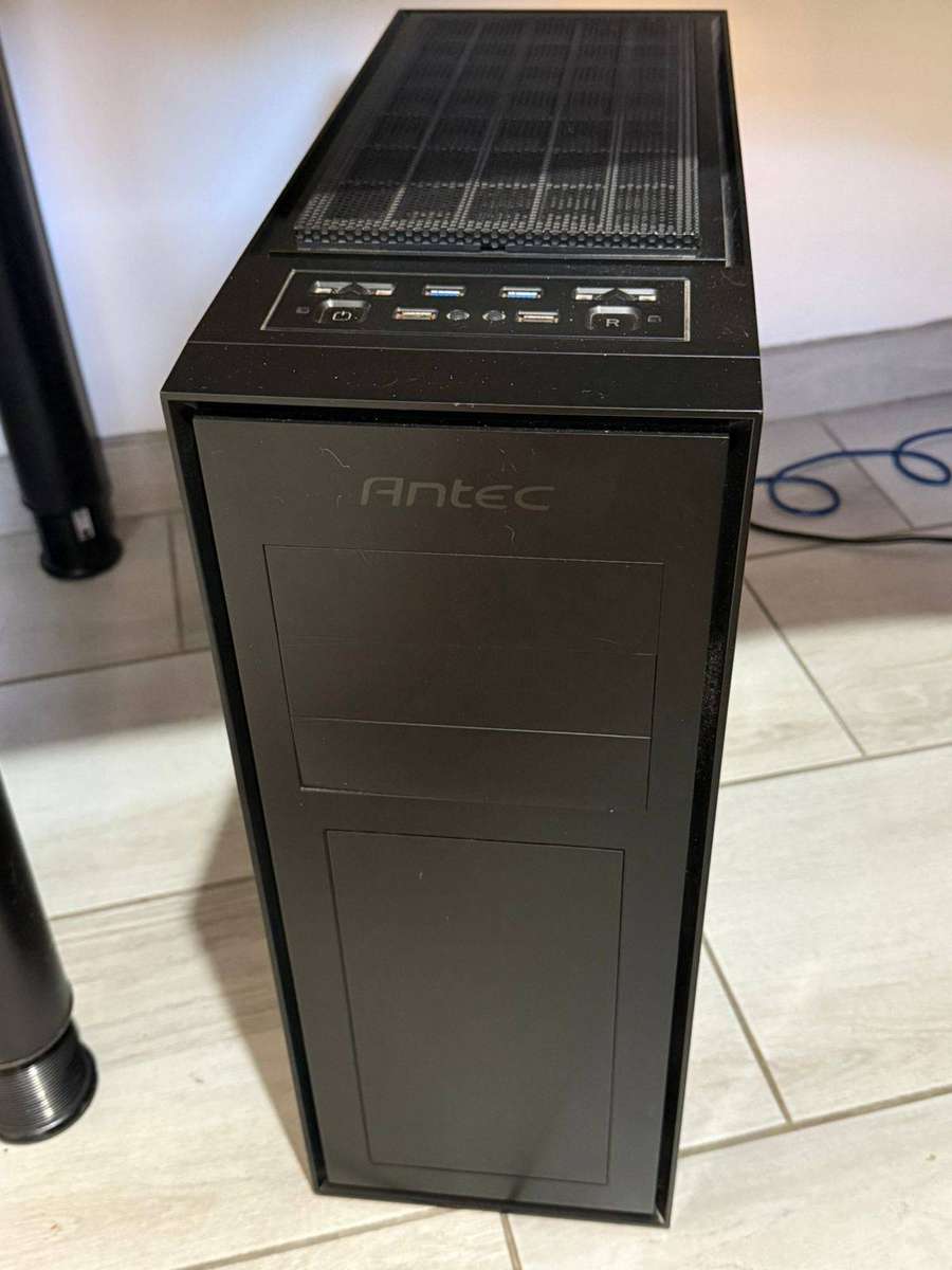 AMD Ryzen 7 Computer