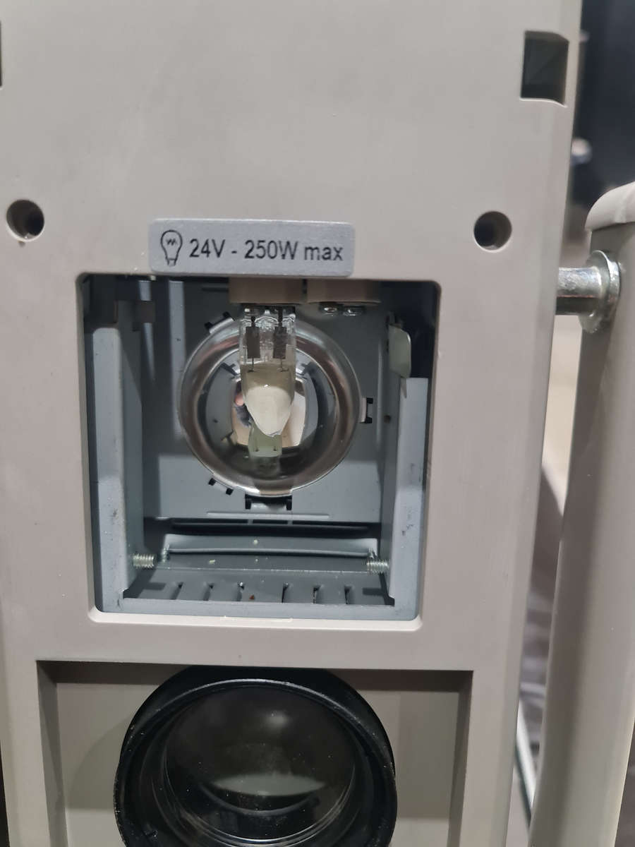 Vega Overhead Projector