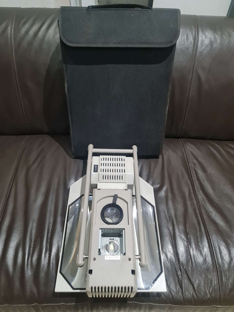 Vega Overhead Projector