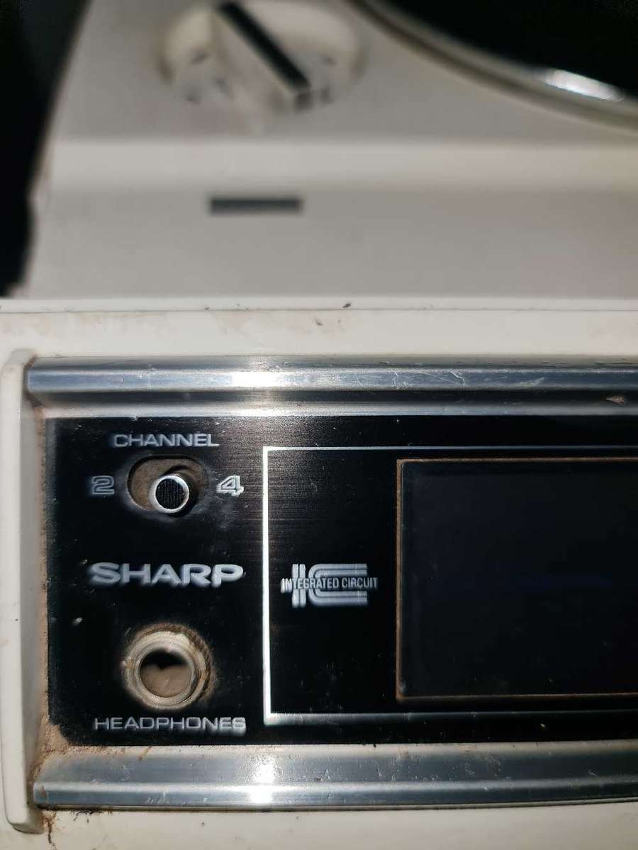 VINTAGE SHARP TURNTABLE