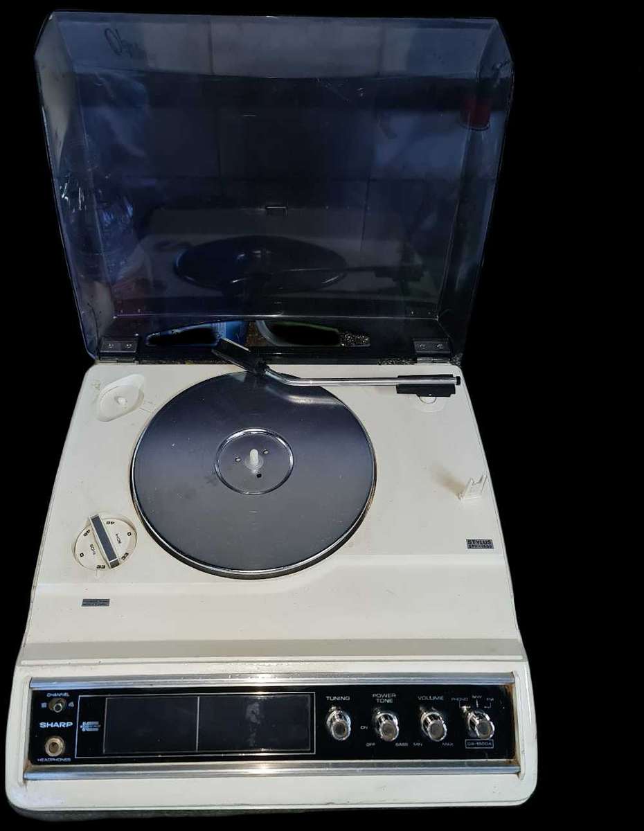 VINTAGE SHARP TURNTABLE