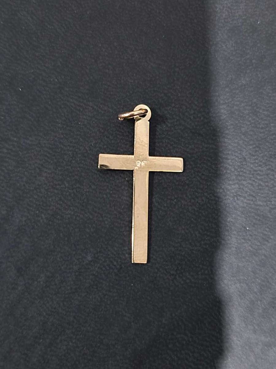 9CT GOLD CROSS