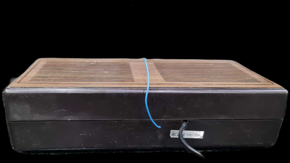 VINTAGE ALARM CLICK RADIO