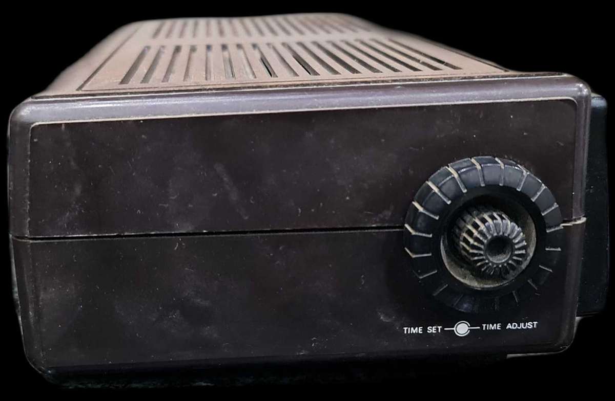 VINTAGE ALARM CLICK RADIO