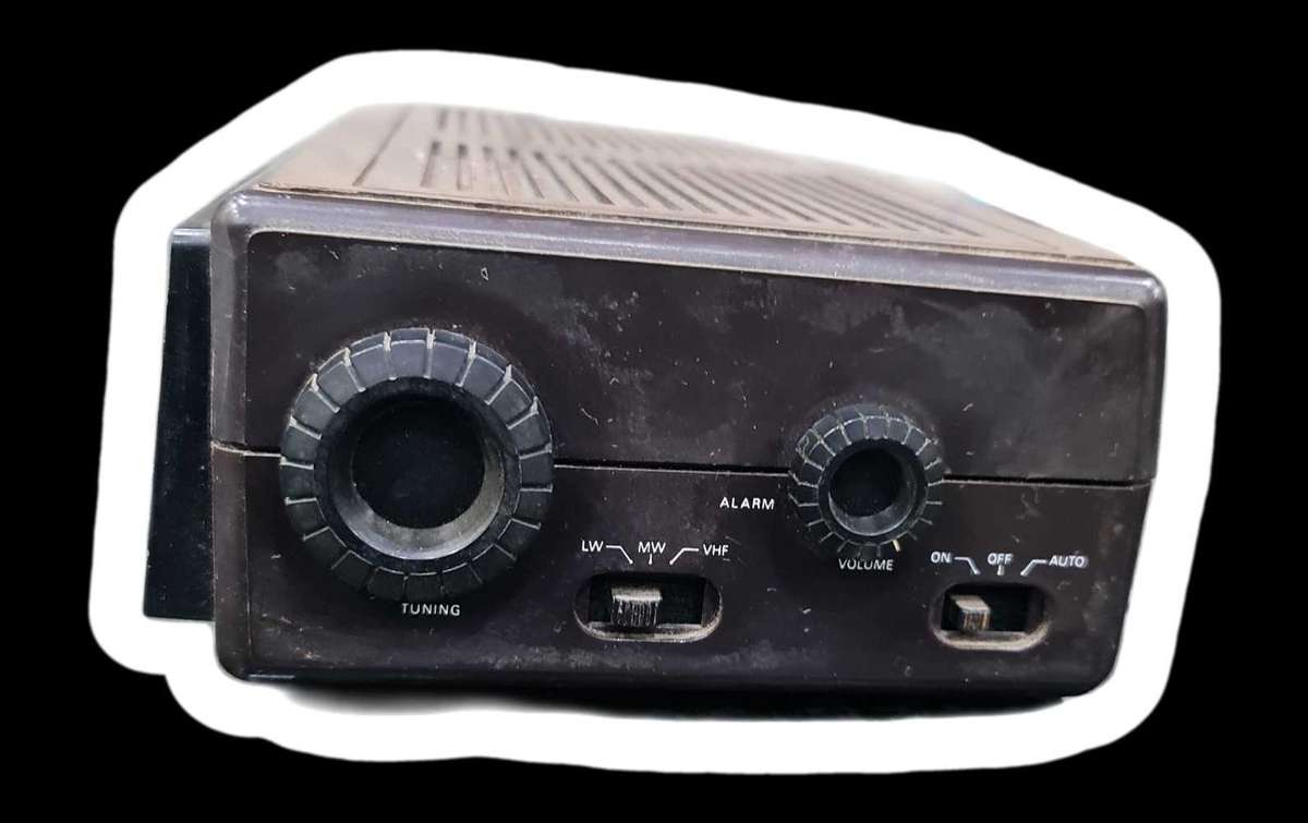 VINTAGE ALARM CLICK RADIO