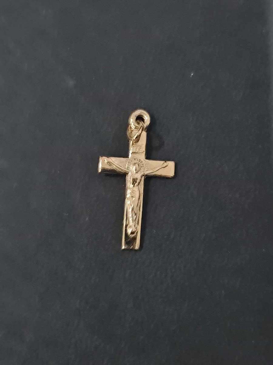 9CT YELLOW GOLD CROSS