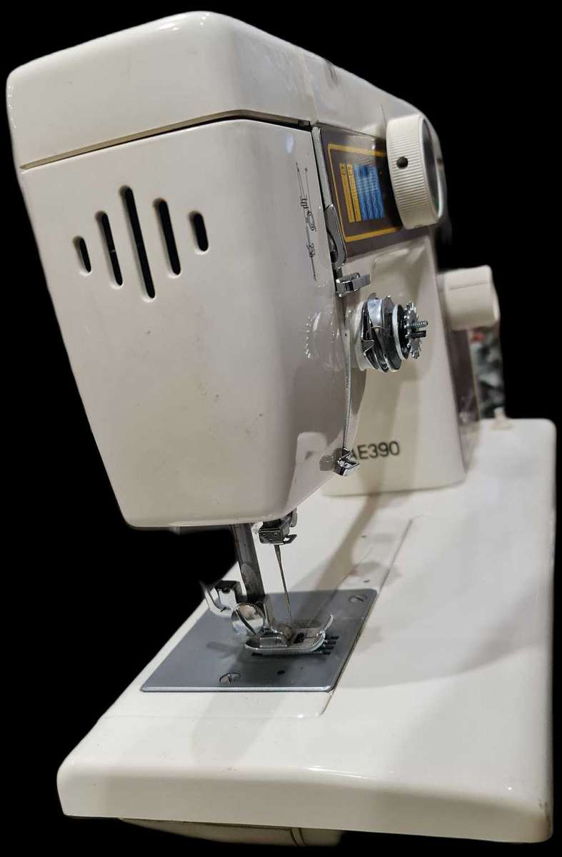 EMPISAL SEWING MACHINE AE390