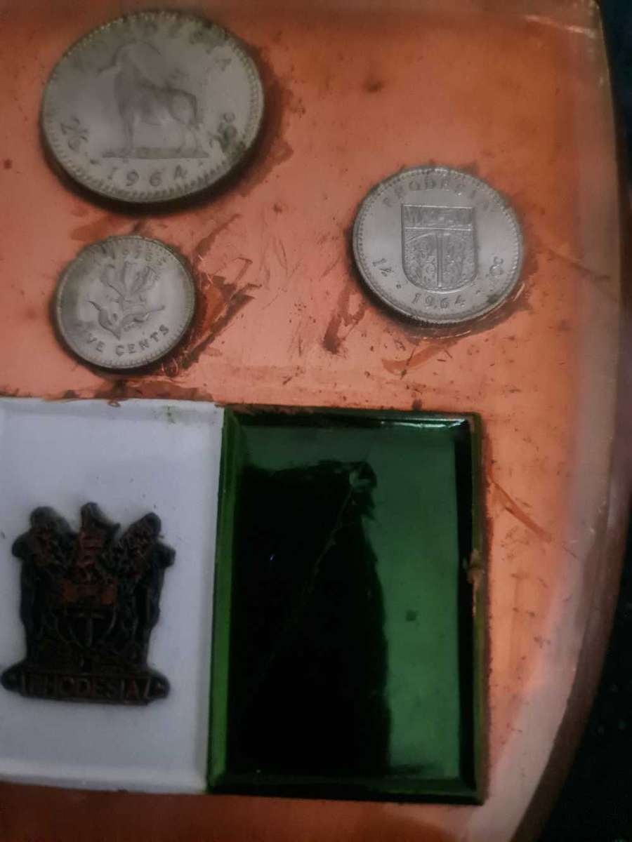 WALL PLAQUE WITH RODESIAN COINS