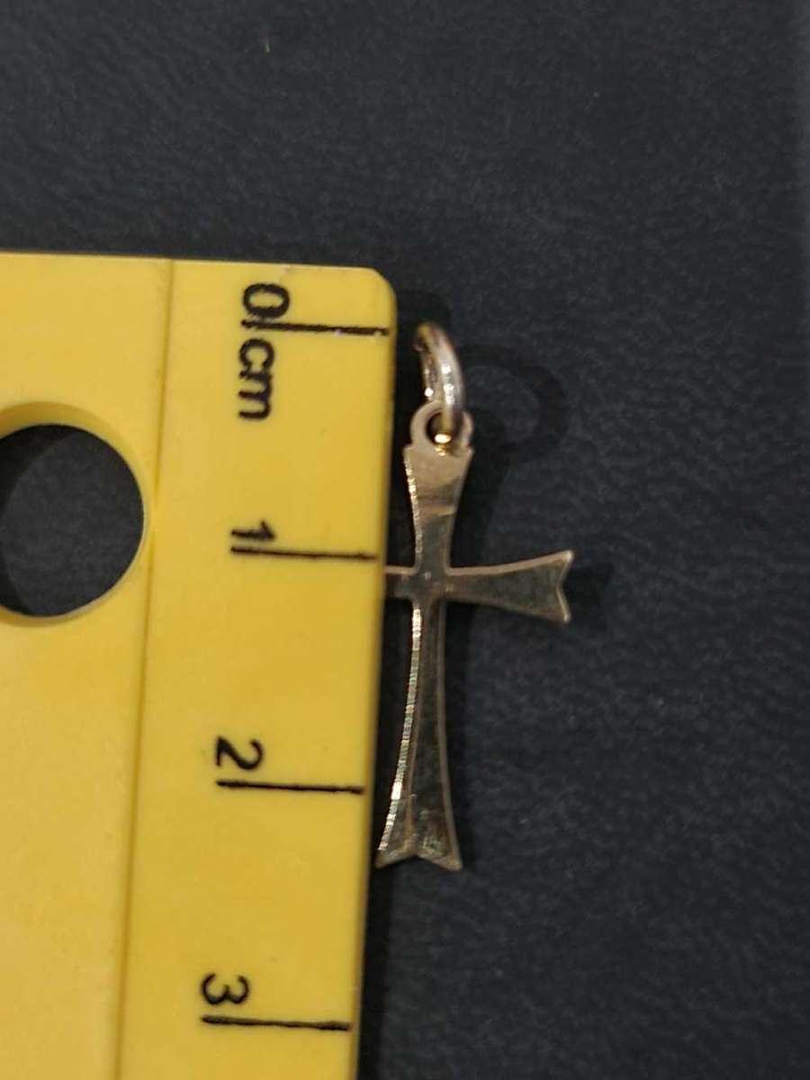 9ct YELLOW GOLD CROSS