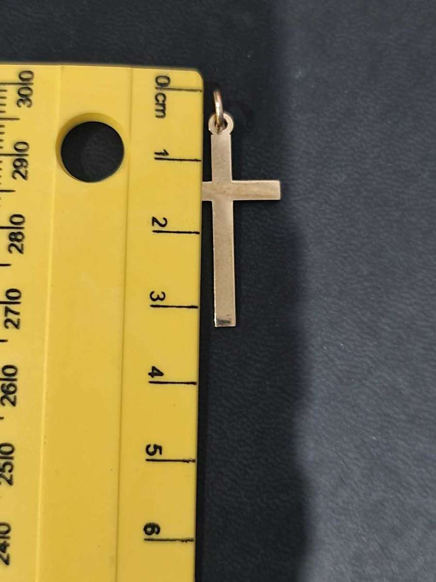 9CT GOLD CROSS