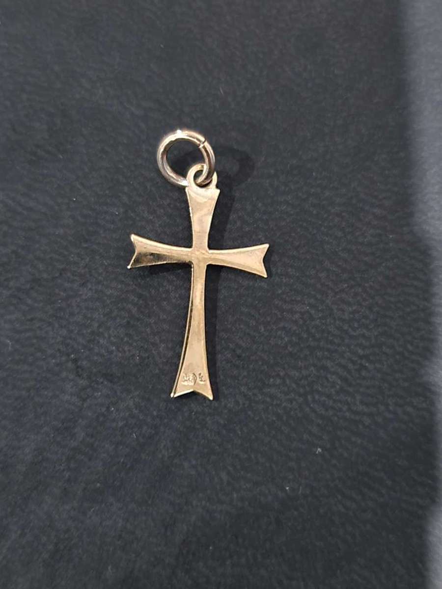 9ct YELLOW GOLD CROSS