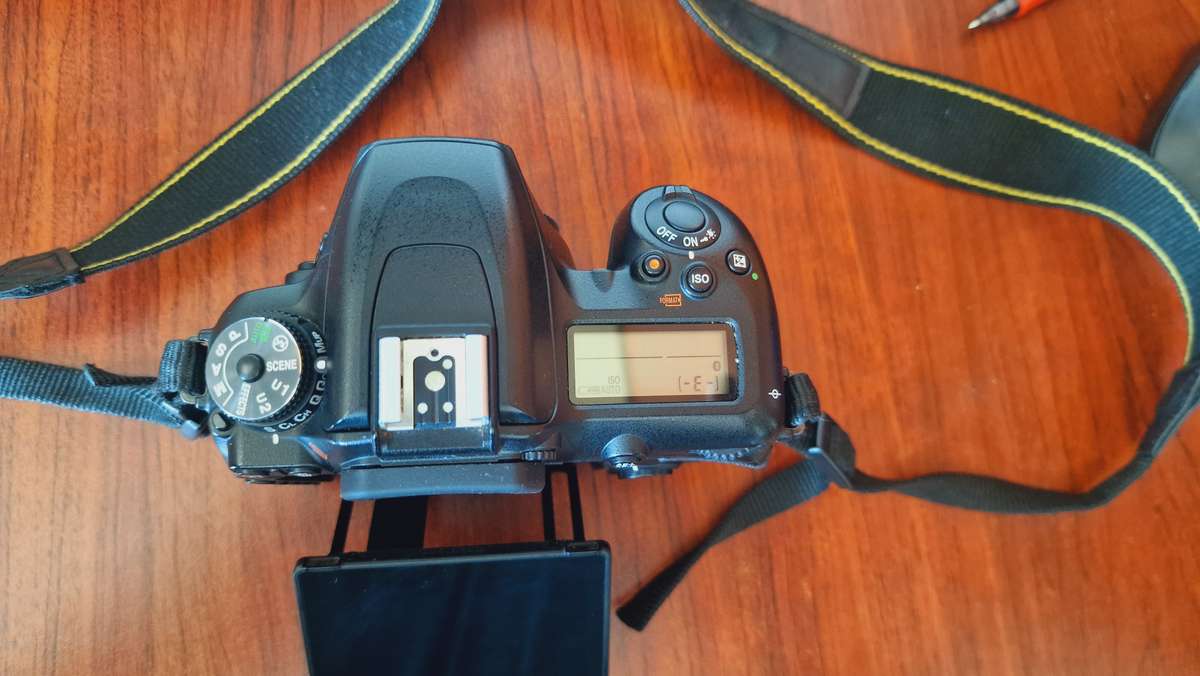 Nikon D7500 DSLR body only