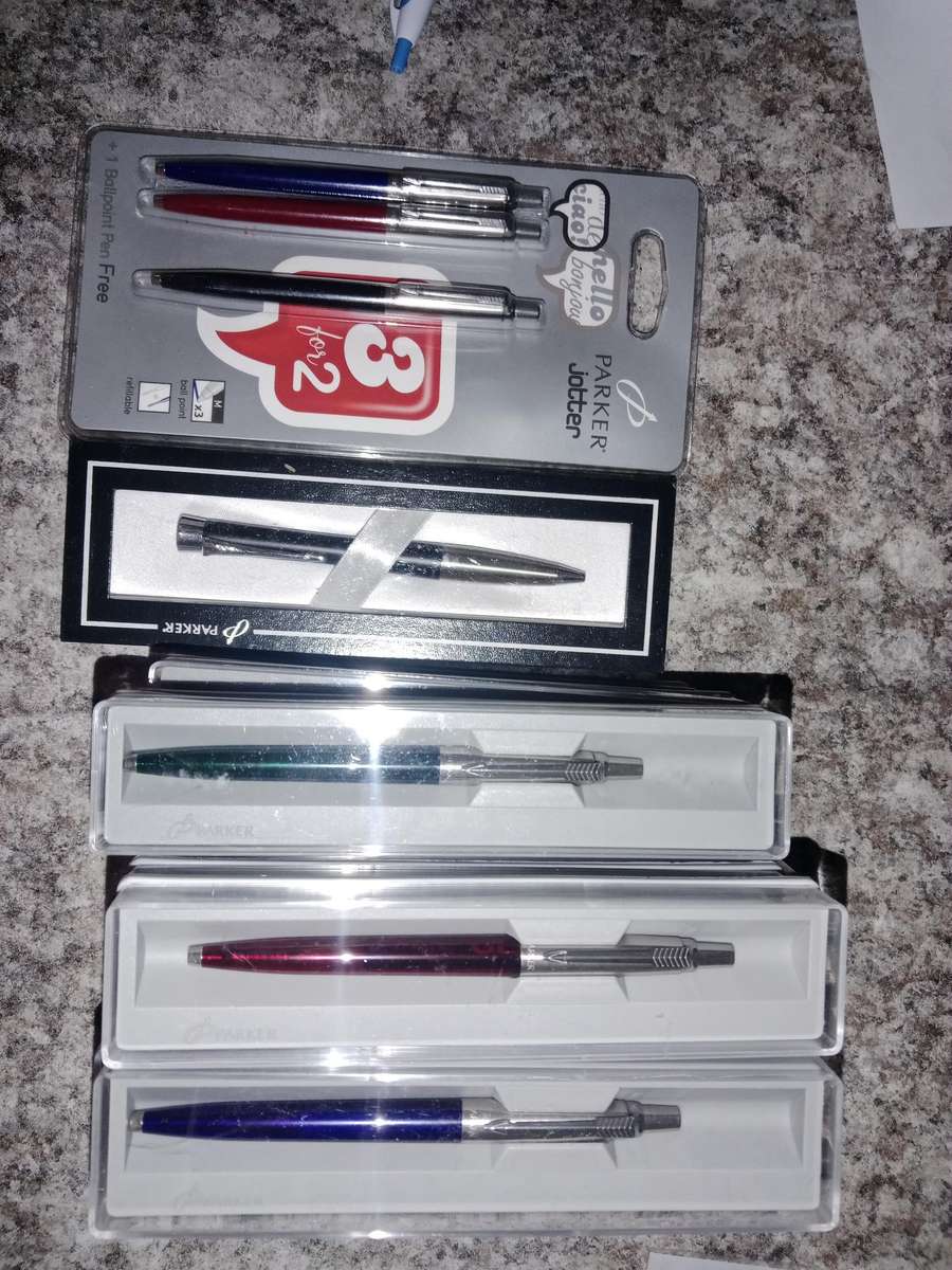 23 PARKER PENS