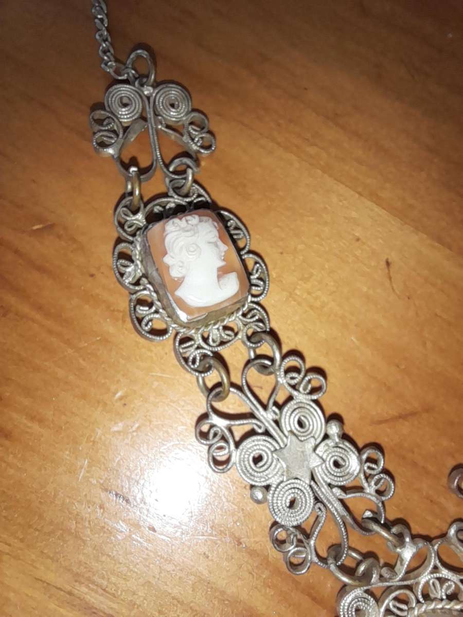 Vintage Coiled Cameo Lavelier Necklace