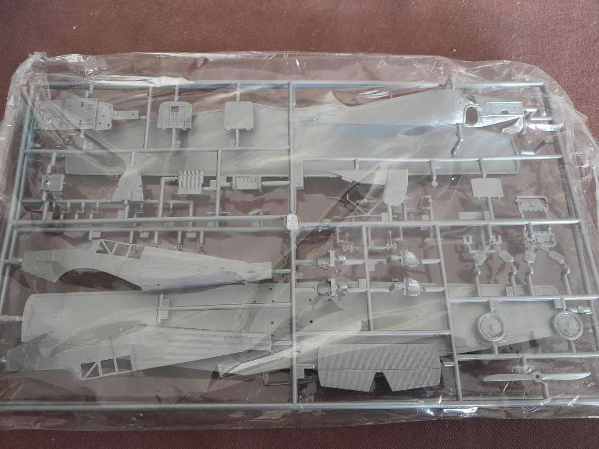 Junkers F13 model kit