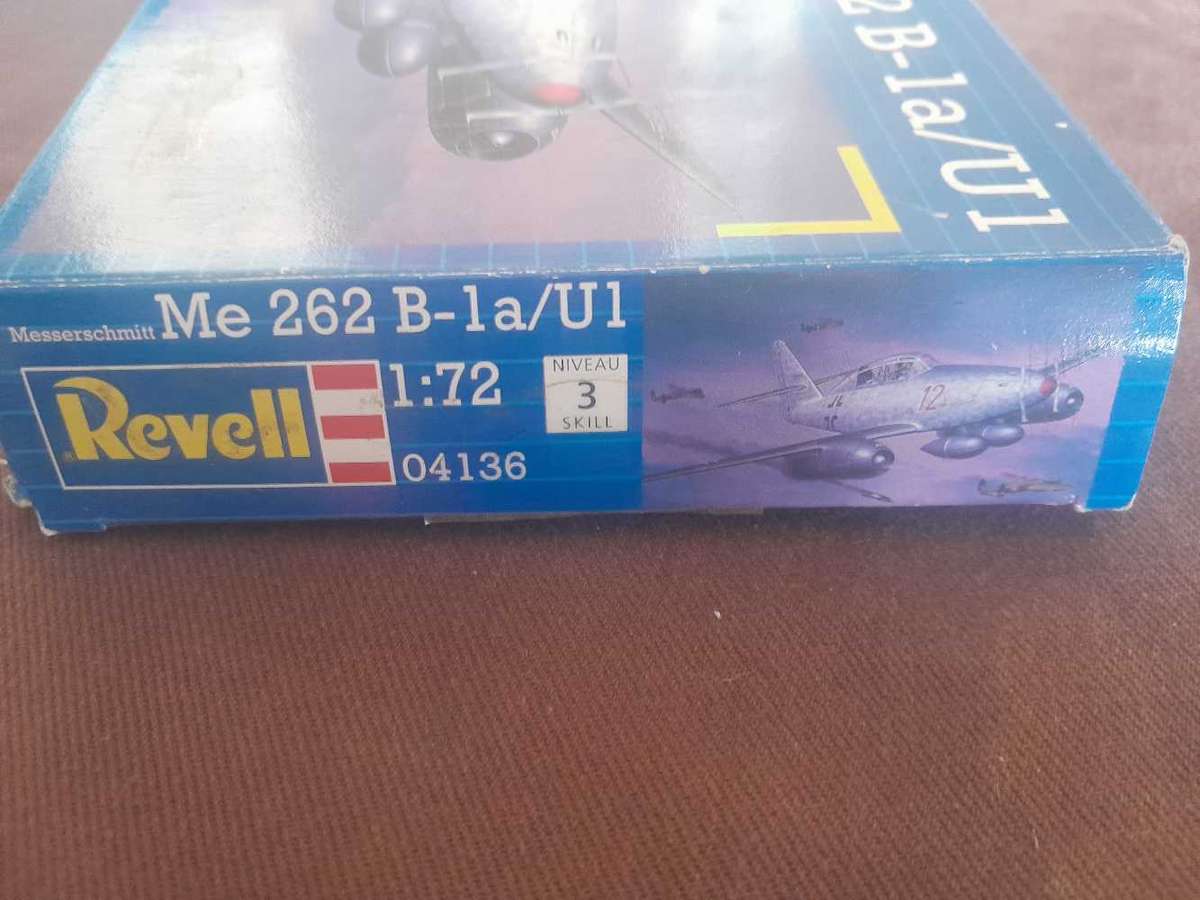 Me 262 B-la/U1 model kit