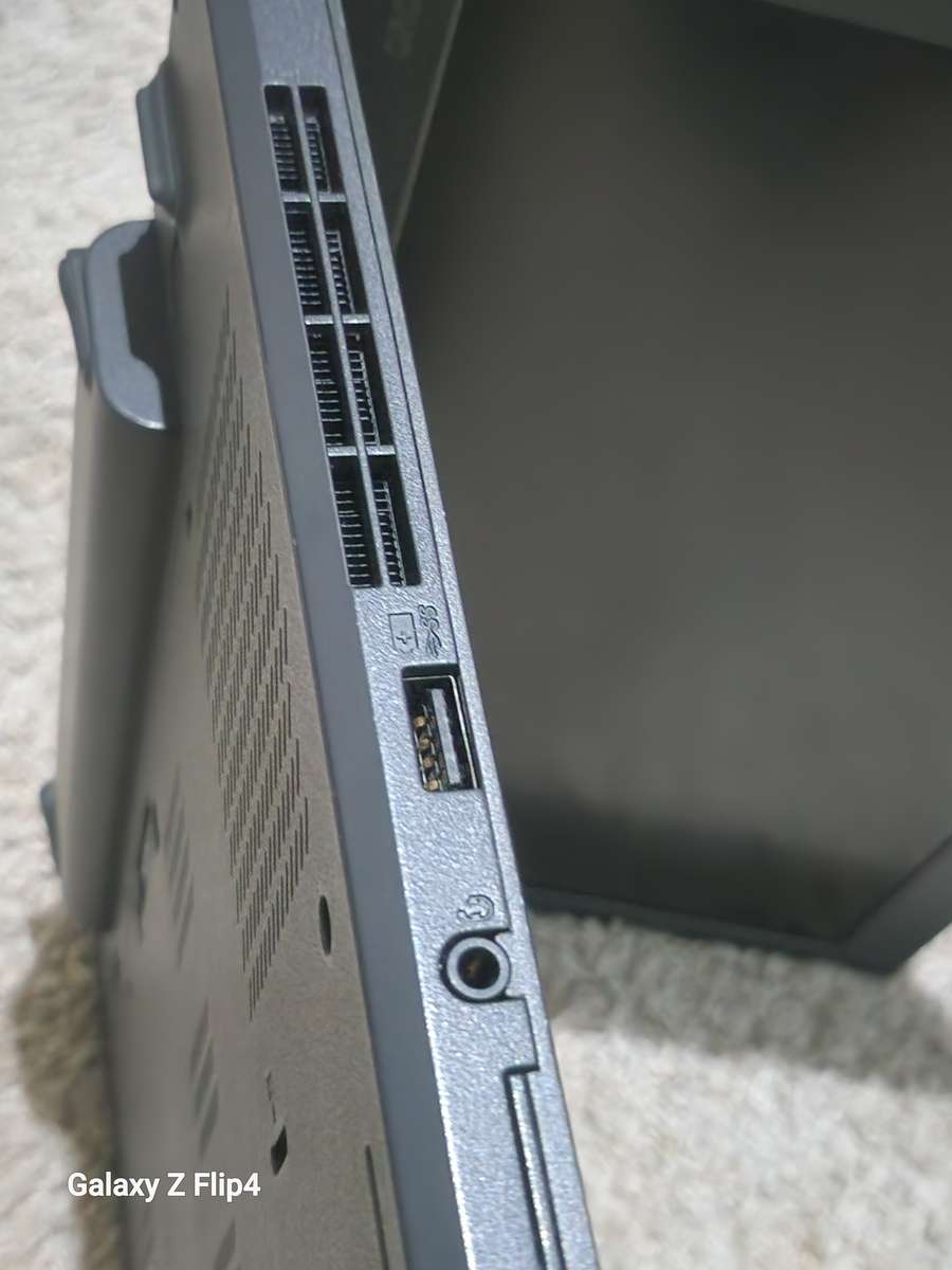 Ideapad  Flex5 Ryzen 3 246gig NVMe 4gig Ram