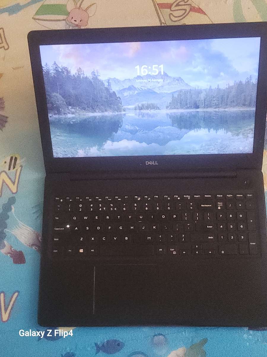 Dell Vostro 3583 LAPTOP | Intel Core i5 8265U 8th Gen 1.8GHz | 4GB RAM | 250 SSD| 15.6` LAPTOP