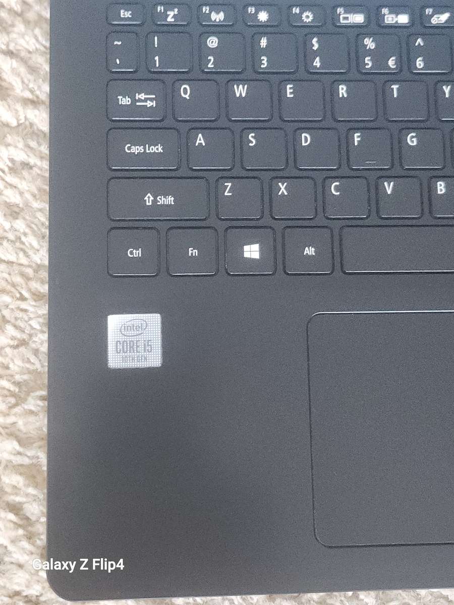 Acer extensa Core i5 10th gen 512nvme 8gig ram Windows 11 24h2