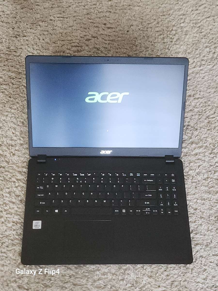 Acer extensa Core i5 10th gen 512nvme 8gig ram Windows 11 24h2