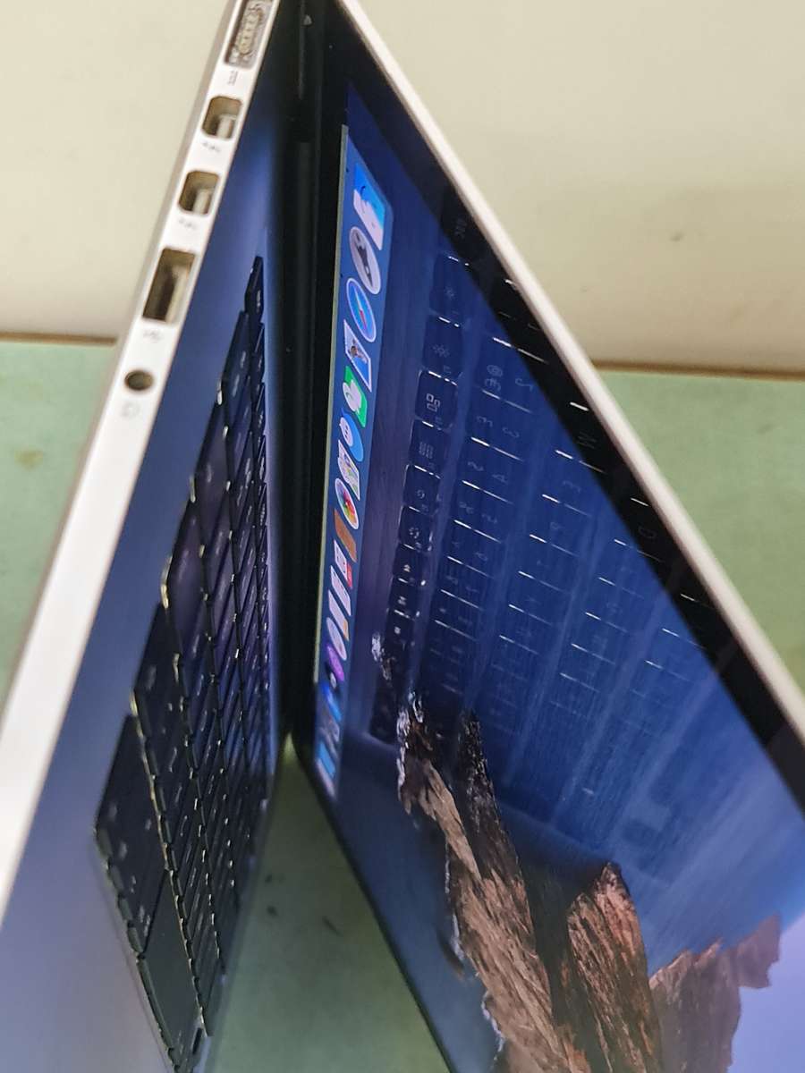 Macbook Pro Core i7 256ssd 8gig ram MacOs Catalina