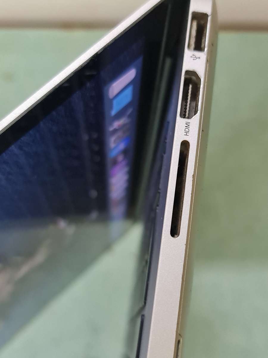 Macbook Pro Core i7 256ssd 8gig ram MacOs Catalina