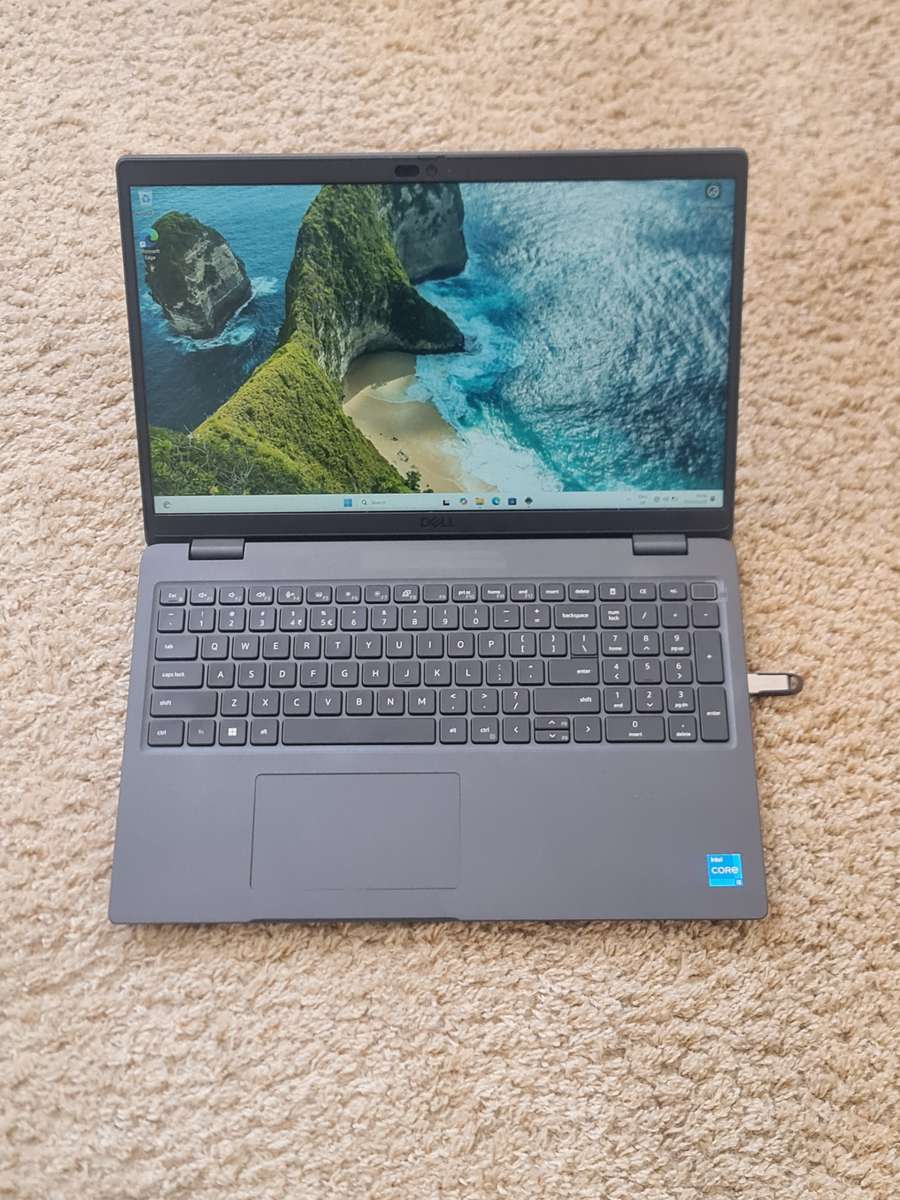 Dell Latitude 3540 Notebook PC  Core i5-1335U / 15.6 FHD / 8GB RAM / 256GB SSD / Win 11 Pro / Grey