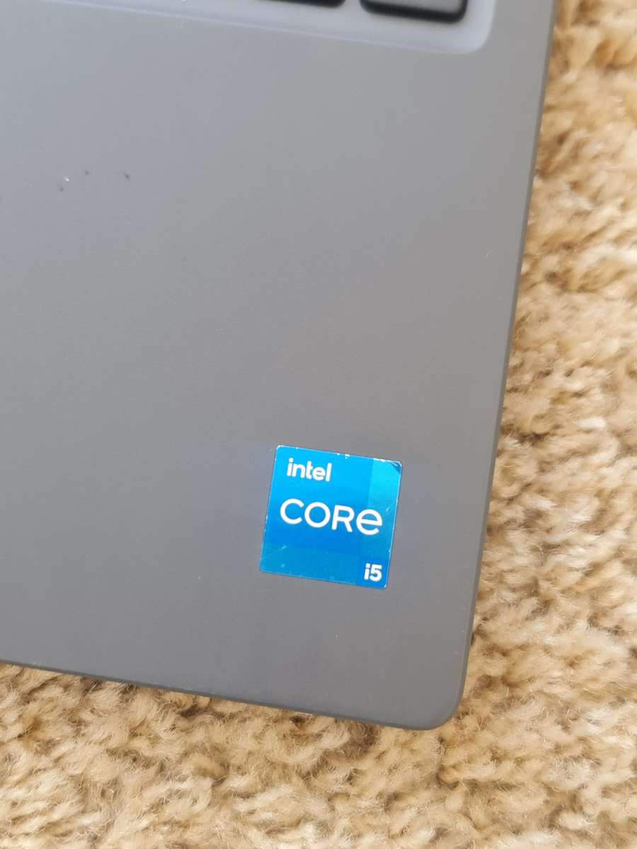 Dell Latitude 3540 Notebook PC  Core i5-1335U / 15.6 FHD / 8GB RAM / 256GB SSD / Win 11 Pro / Grey