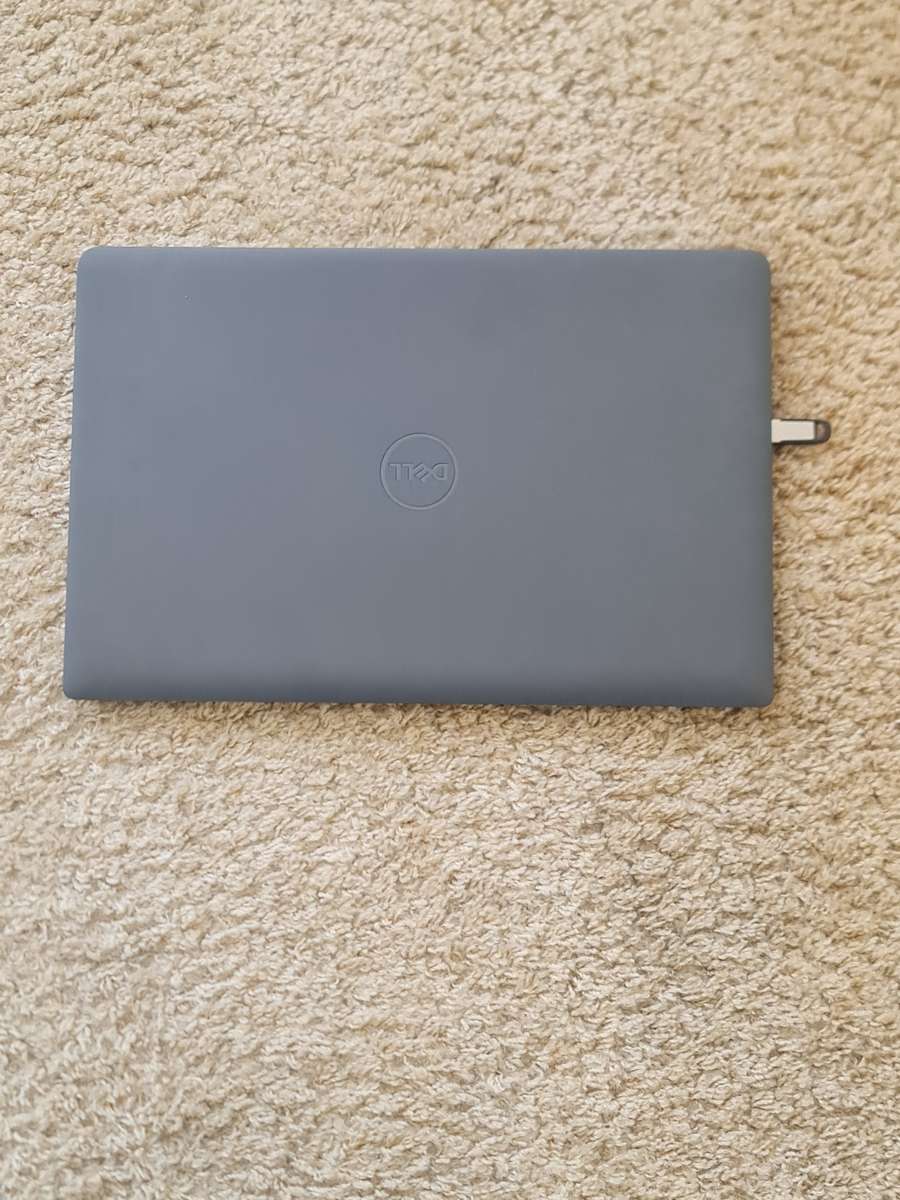 Dell Latitude 3540 Notebook PC  Core i5-1335U / 15.6 FHD / 8GB RAM / 256GB SSD / Win 11 Pro / Grey