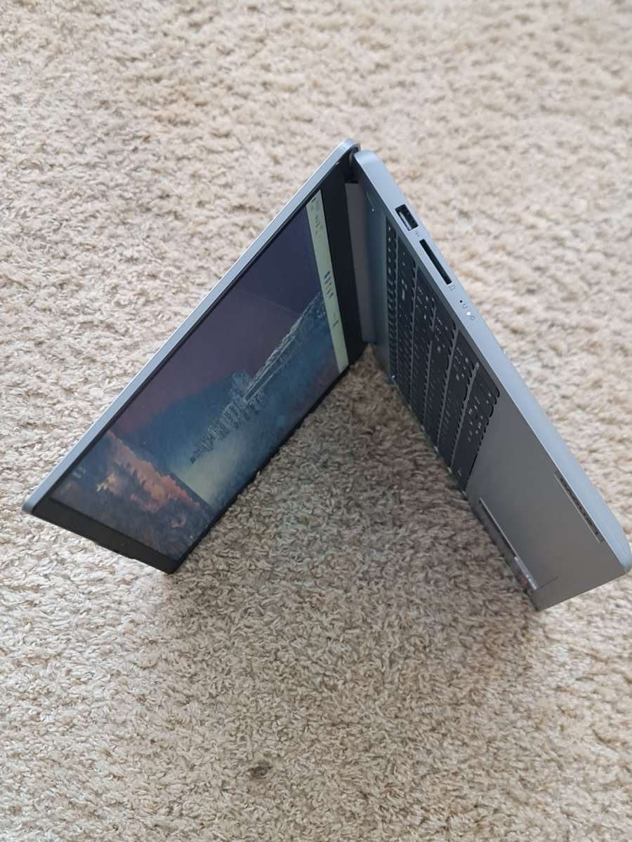 Lenovo ideapad one Ryzen 5 512gig nvme 8gig ram Windows 11 24h2