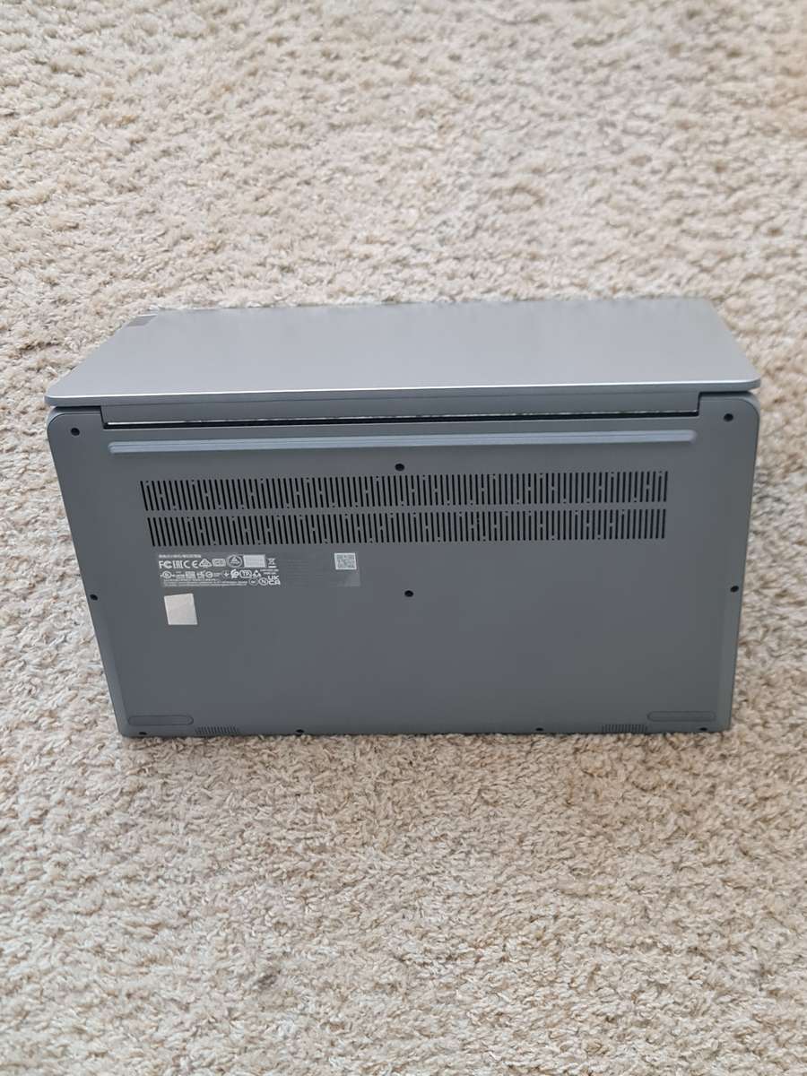 Lenovo ideapad one Ryzen 5 512gig nvme 8gig ram Windows 11 24h2