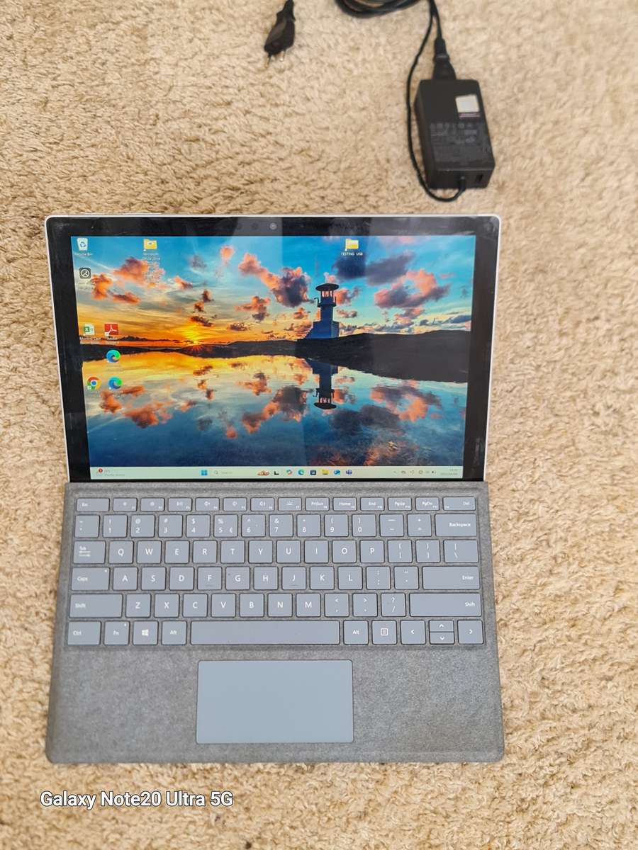MICROSOFT SURFACE PRO6 CORE I7 8th GEN 256GIG STORAGE 8GIG RAM WINDOWS 11pro 24H2
