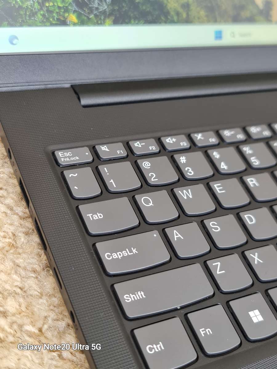 LENOVO THINKPAD T580 CORE I5 8TH GEN 256SSD 16GIG RAM DUAL BATTERY WINDOWS 11 24H2