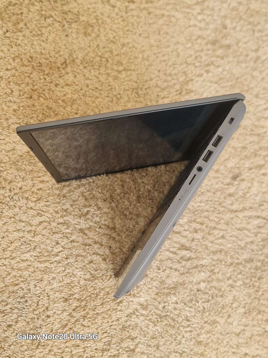 ASUS VIVOBOOK X509 CORE I3 7th GEN  240GIG SSD 8GIG RAM WINDOWS 11 24H2